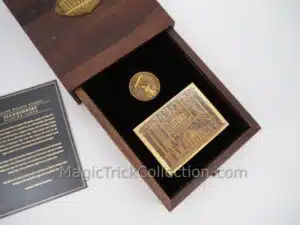 Illusionist Deluxe Walnut Boxset Collectible Playing Cards & Coin
